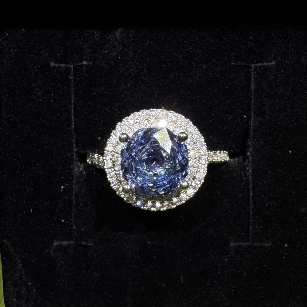 Elegant Silver and Blue Gemstone Ring